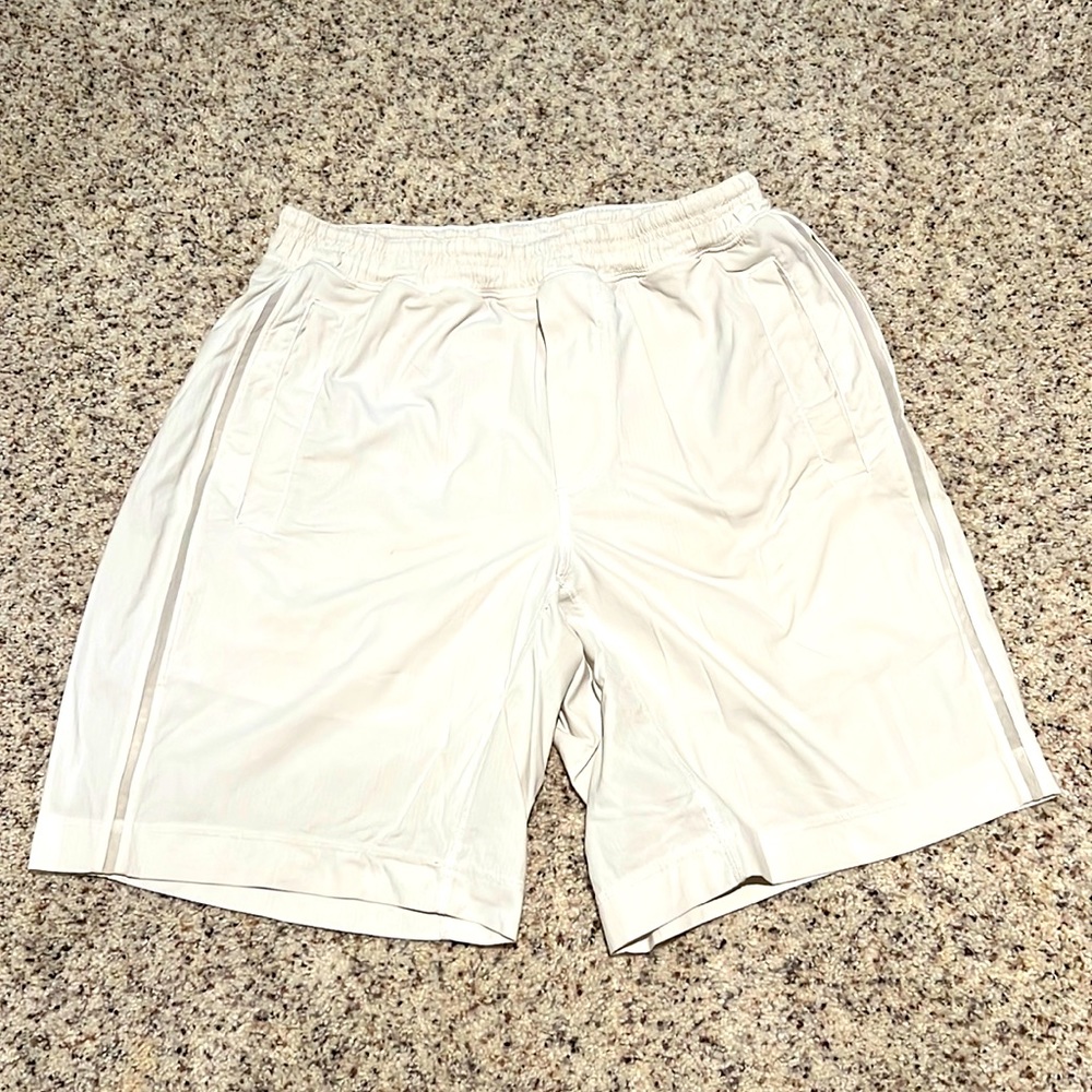 Lululemon White Medium Shorts - Mens